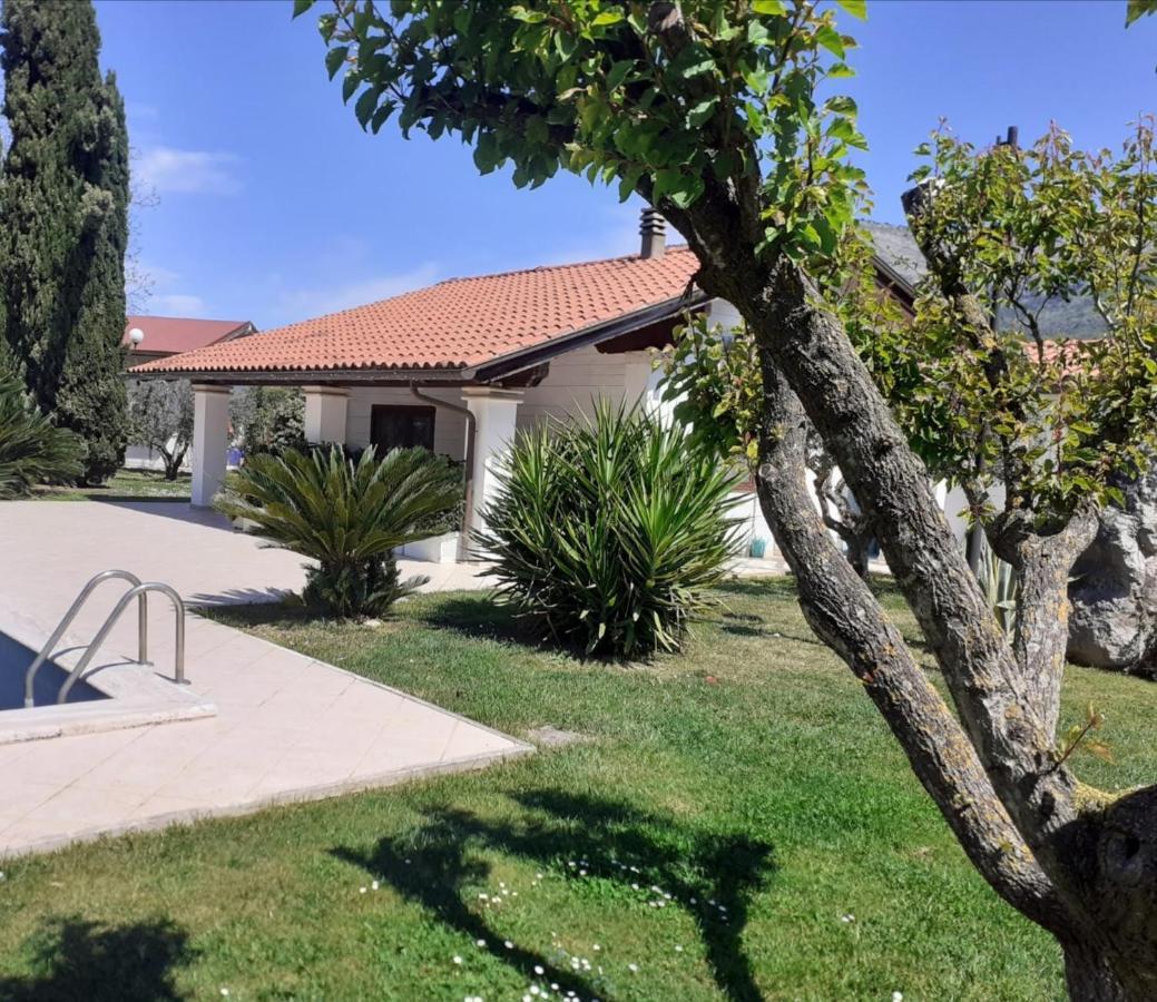 Villetta Blue Garden Sonnino Exterior photo