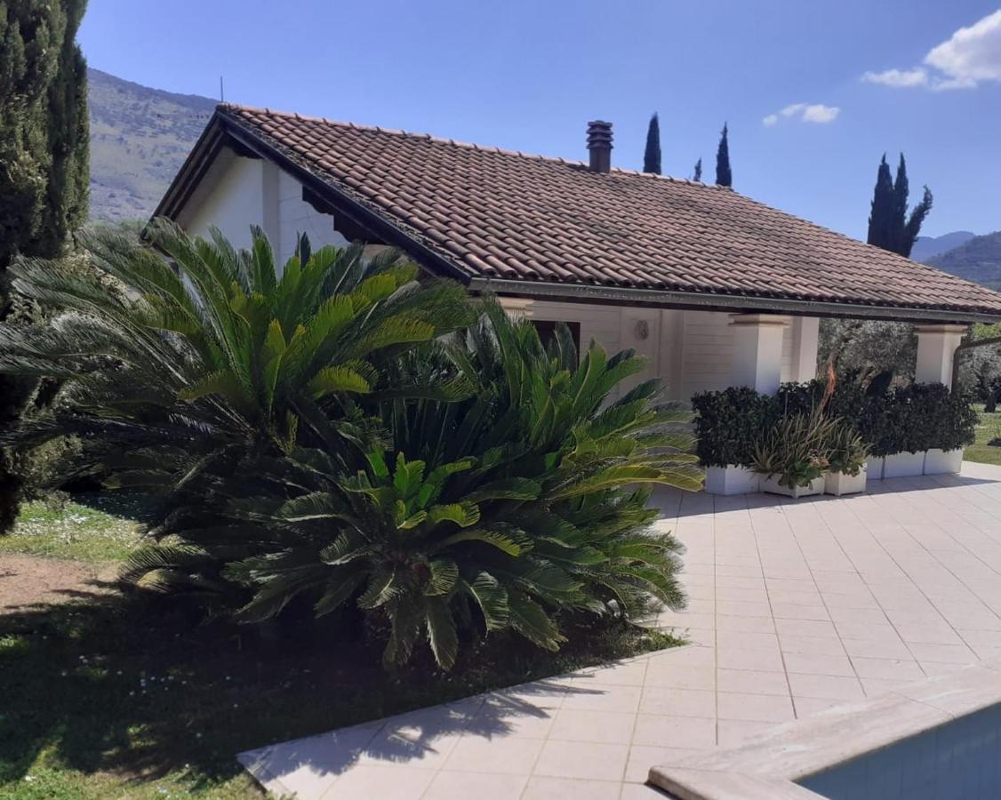 Villetta Blue Garden Sonnino Exterior photo
