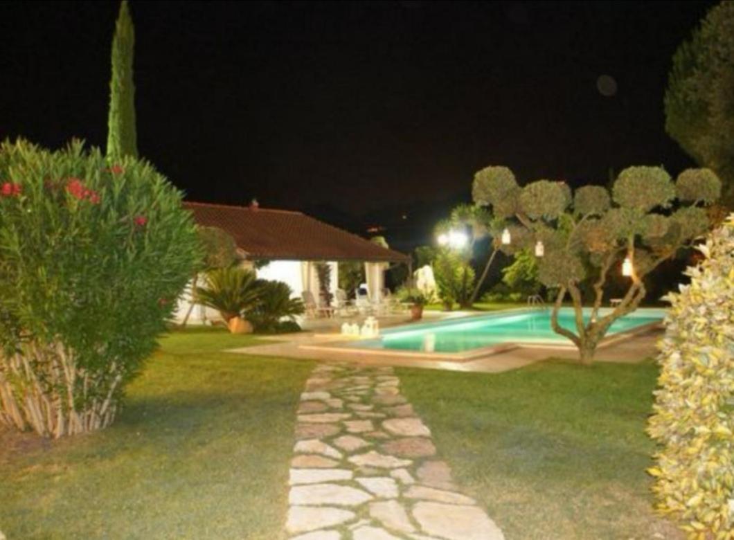 Villetta Blue Garden Sonnino Exterior photo